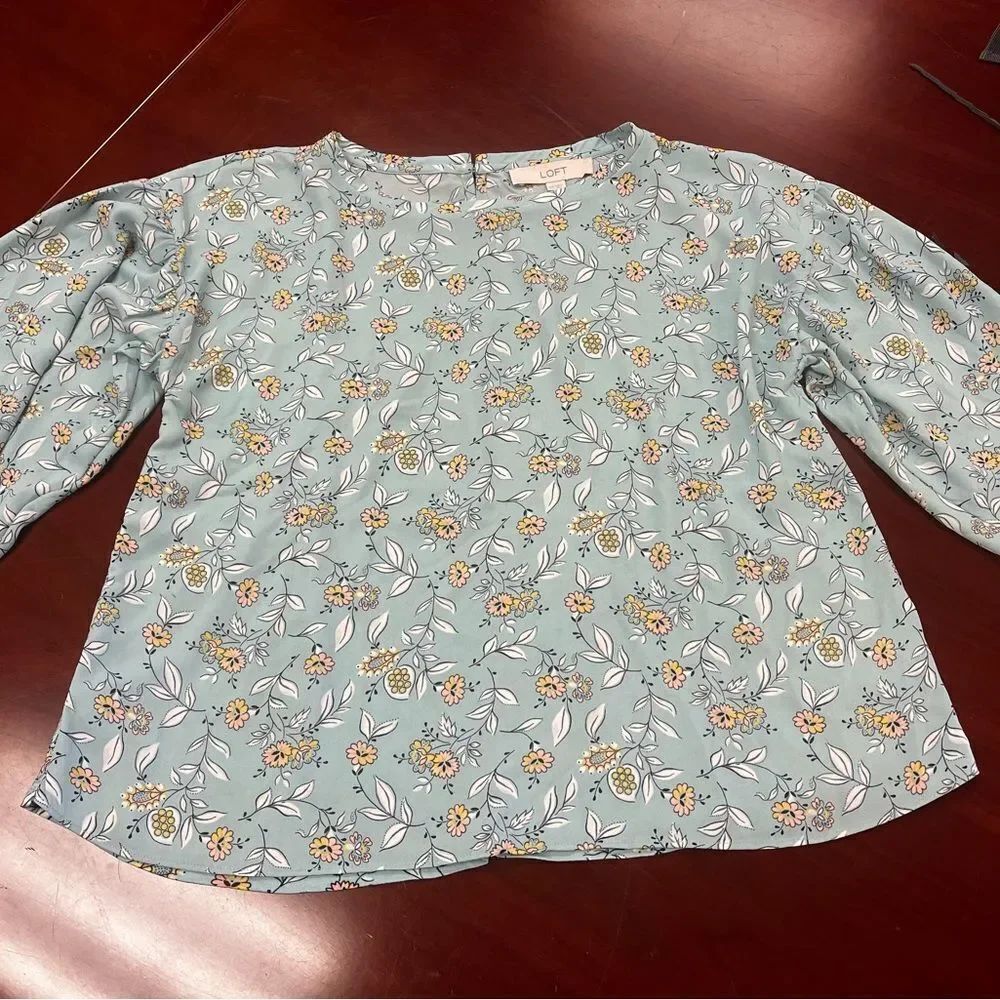 Loft Light Blue Floral Print 3/4 Sleeve Career Blouse sz XS EUC
